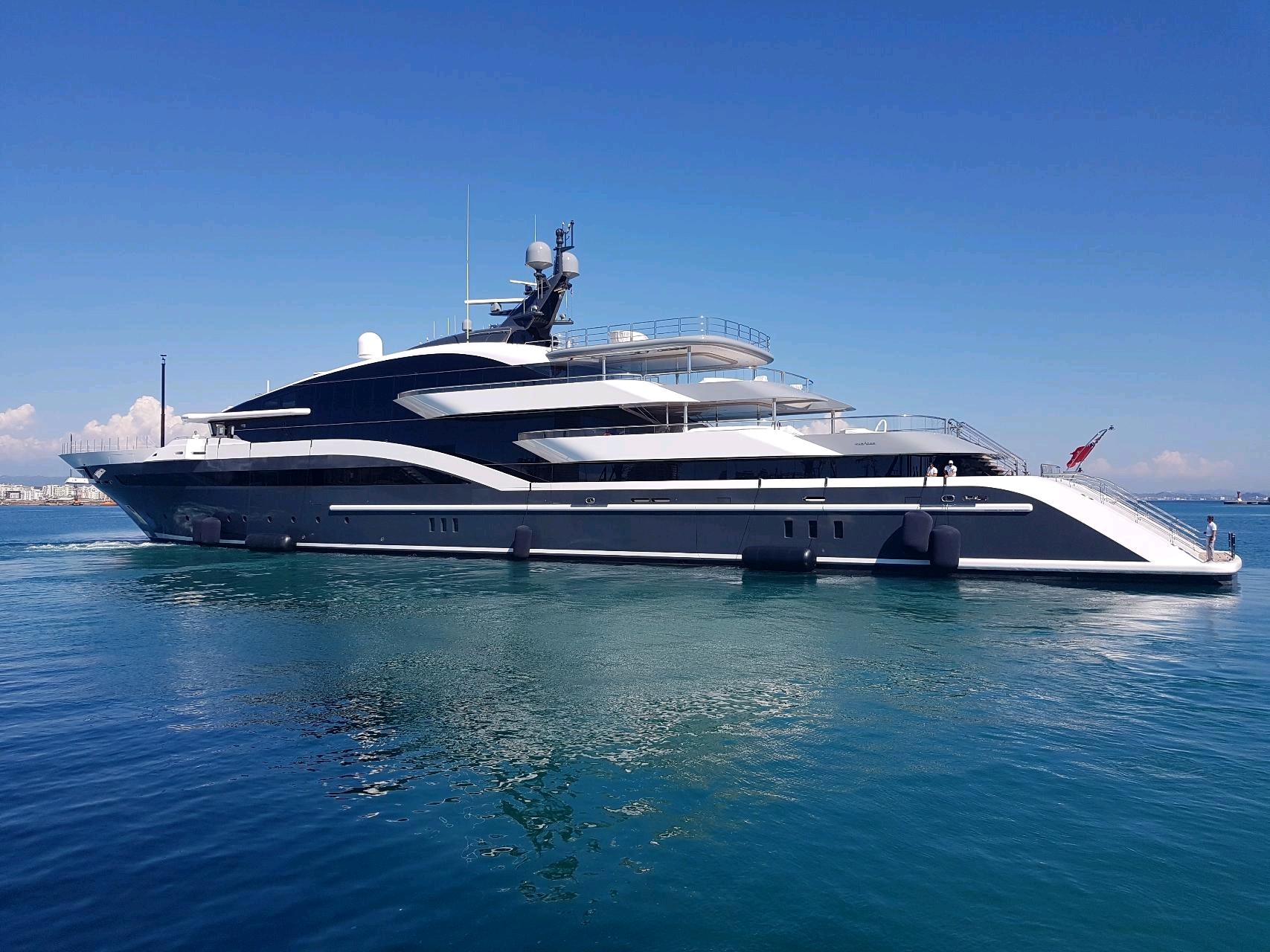 yacht rent albania